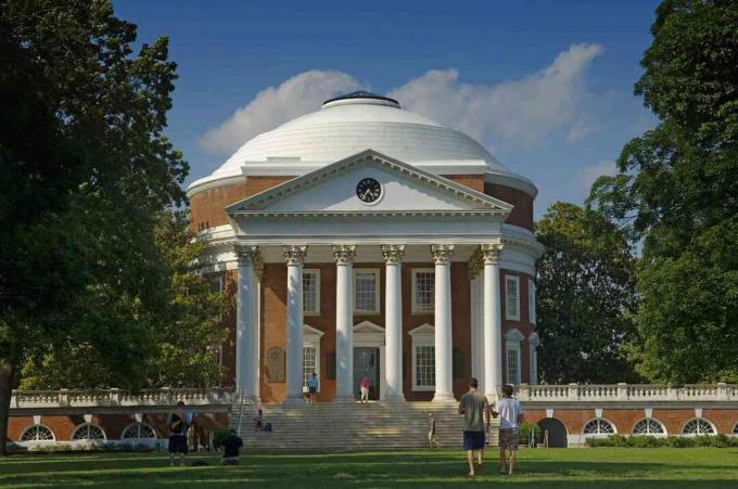 SUA, Virginia, Universitatea din Virginia Rotunda și satul academic. Fondată de Thomas Jefferson; Charlottesville