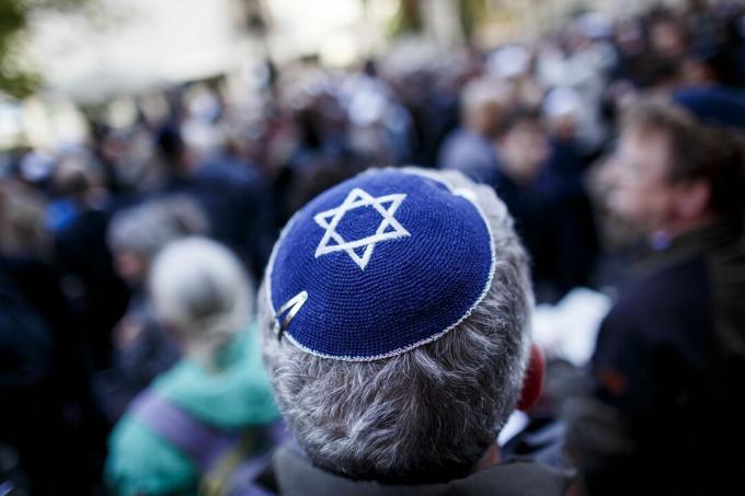 Comunitatea evreiască din Berlin Adună pentru a protesta împotriva antisemitismului