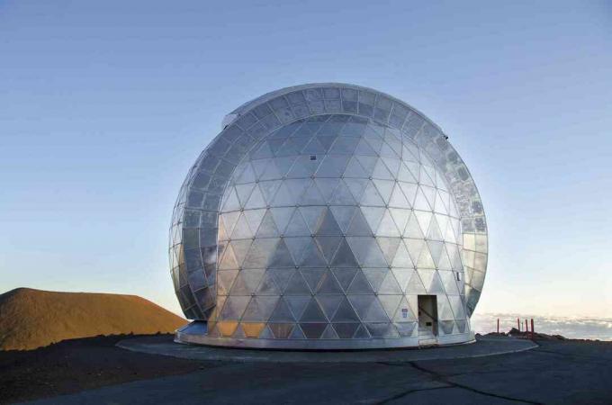 cupola geodezică a Observatorului submilimetric Caltech, Observatoarele Mauna Kea, Hawaii