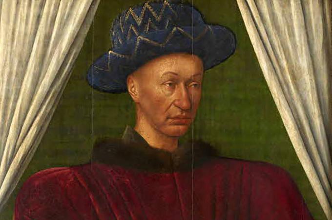 Charles al VII-lea al Franței în cămașă roșie și pălărie albastră.