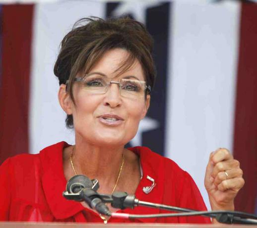 Sarah Palin vorbește la un miting Party Tea la 14 iulie 2012 la Belleville, Michigan.