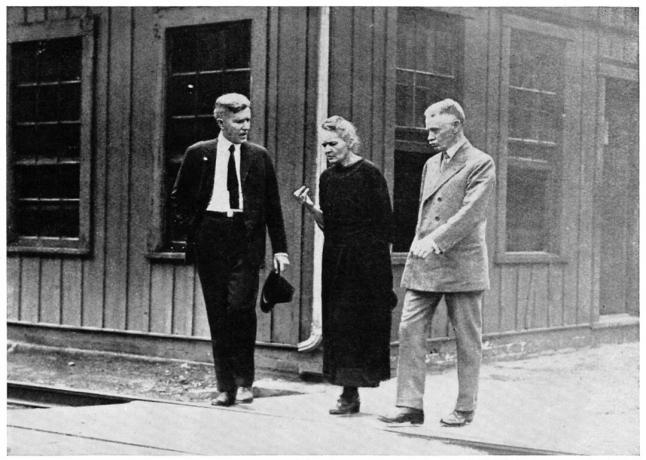 Marie Curie, fizician francez de origine poloneză, 1921. Artist: Anon