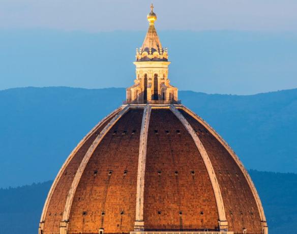 Cupola cu lanterna deasupra cupolei lui Brunelleschi, Florența, Italia, c. 1460