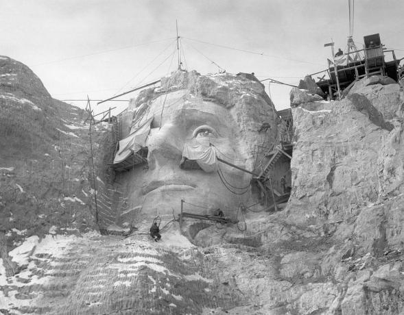 Sculptarea lui Thomas Jefferson pe Muntele Rushmore