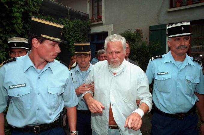 Ira Einhorn a fost dusă la poliție la ora 20 după anunțarea extrădării sale.