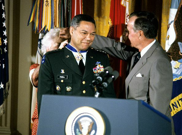 Generalul Powell a fost prezentat cu medalia prezidențială a libertății