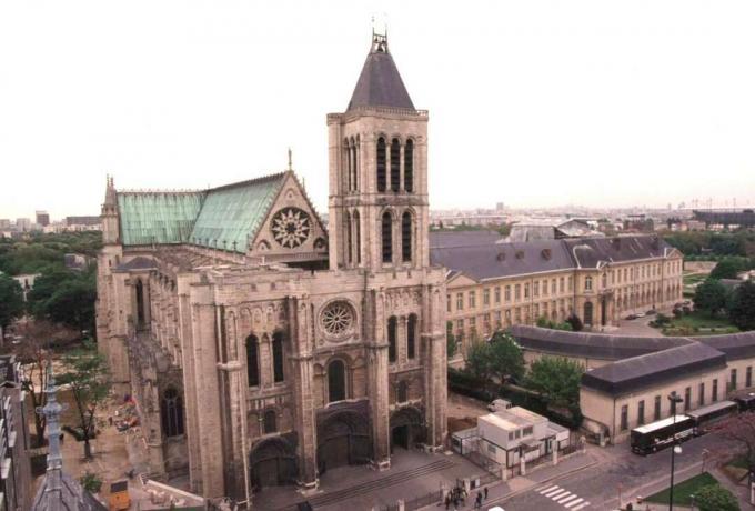 Basilique Saint-Denis, sau Biserica Sf. Denis, lângă Paris, Franța