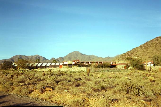 Taliesin West, arhitectura strălucitoare, organică a lui Frank Lloyd Wright la Shea Road din Scottsdale, Arizona