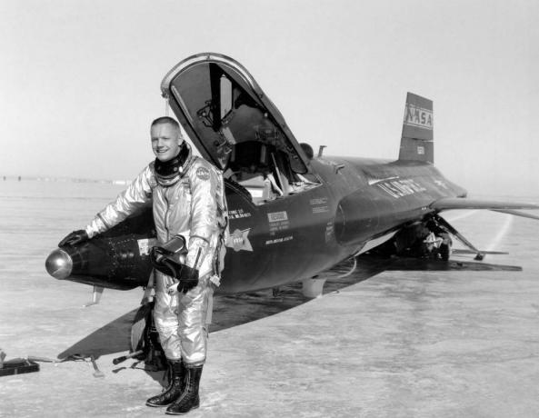 Neil Armstrong cu X-15.