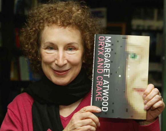 Atwood deține o copie a romanului ei „Oryx and Crake”