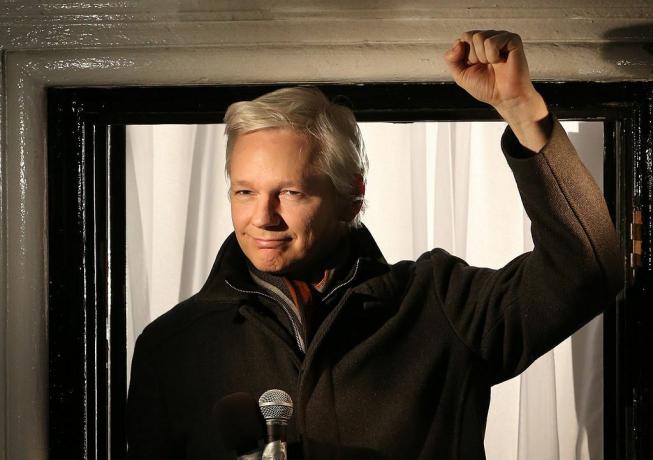 Fondatorul Wikileaks, Julian Assange, vorbește de la Ambasada Ecuadorului pe 20 decembrie 2012 la Londra, Anglia.