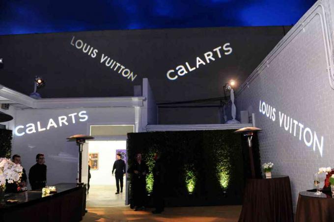 CalArts Art Benefit și licitație Los Angeles deschidere recepție la Regen Projects