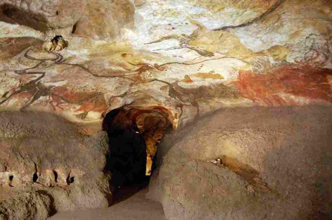 Sala de tauri Lascaux II