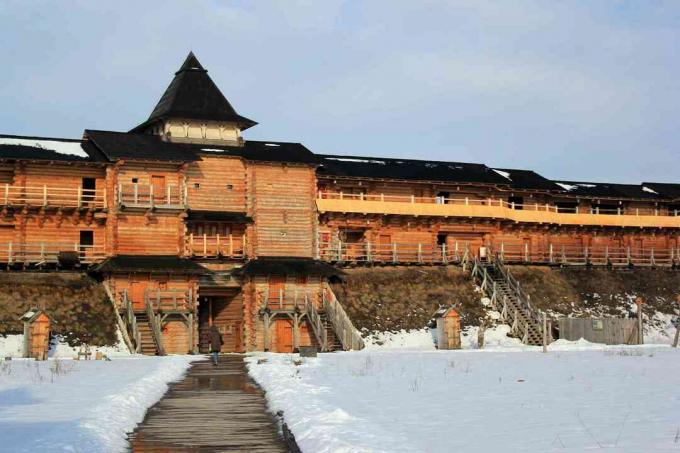 Fort reconstruit Kievan Rus, în parcul tematic Kievan Rus, lângă Kiev, Ucraina.