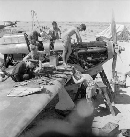 Uraganul Hawker din Africa de Nord