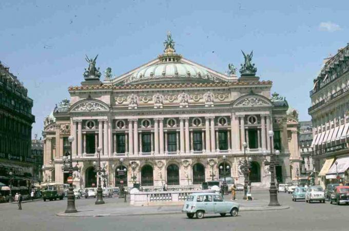 Teatre și centre de artă spectacolă: Opera din Paris Opera din Paris. Charles Garnier, arhitect