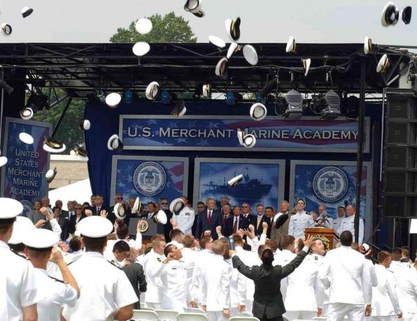 Absolvirea Academiei Marinei Mercante din SUA