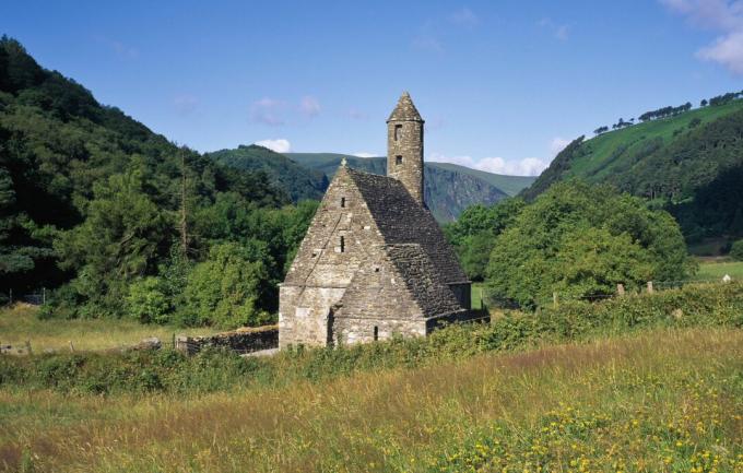 Biserica de piatră din Glendalough, Irlanda, județul Wicklow