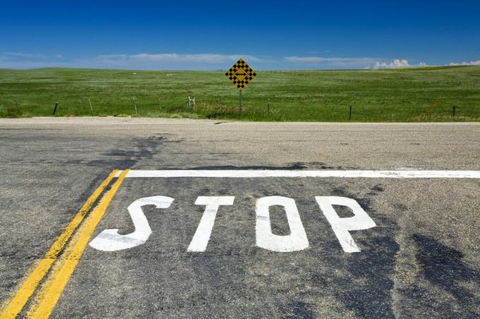 Carretera cu señal de Stop.