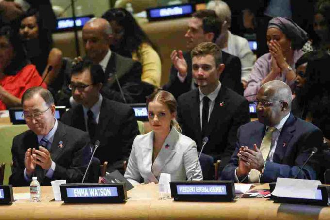 Emma Watson s-a așezat în ONU pentru lansarea campaniei HeForShe.