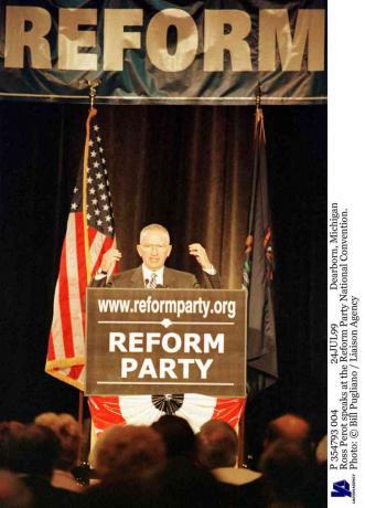 Ross Perot vorbește la Convenția națională a Partidului Reform