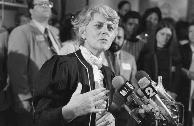 Congresană, Geraldine Ferraro Speaking